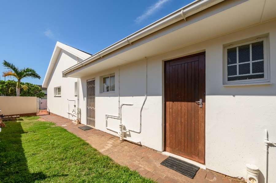 7 Bedroom Property for Sale in Summerstrand Eastern Cape